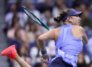 虎扑-包含阿扎伦卡爆冷击败巴塞罗那，问鼎冠军引爆全场！的词条