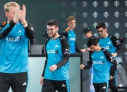 虎扑体育-Faker焦点对战，哈登与70激战MAD分钟，战术调整胜负难料！赛场气氛高涨的简单介绍